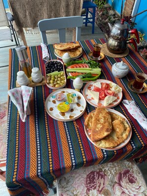 Free daily local cuisine breakfast  - Efes Linden House (Selçuk)
