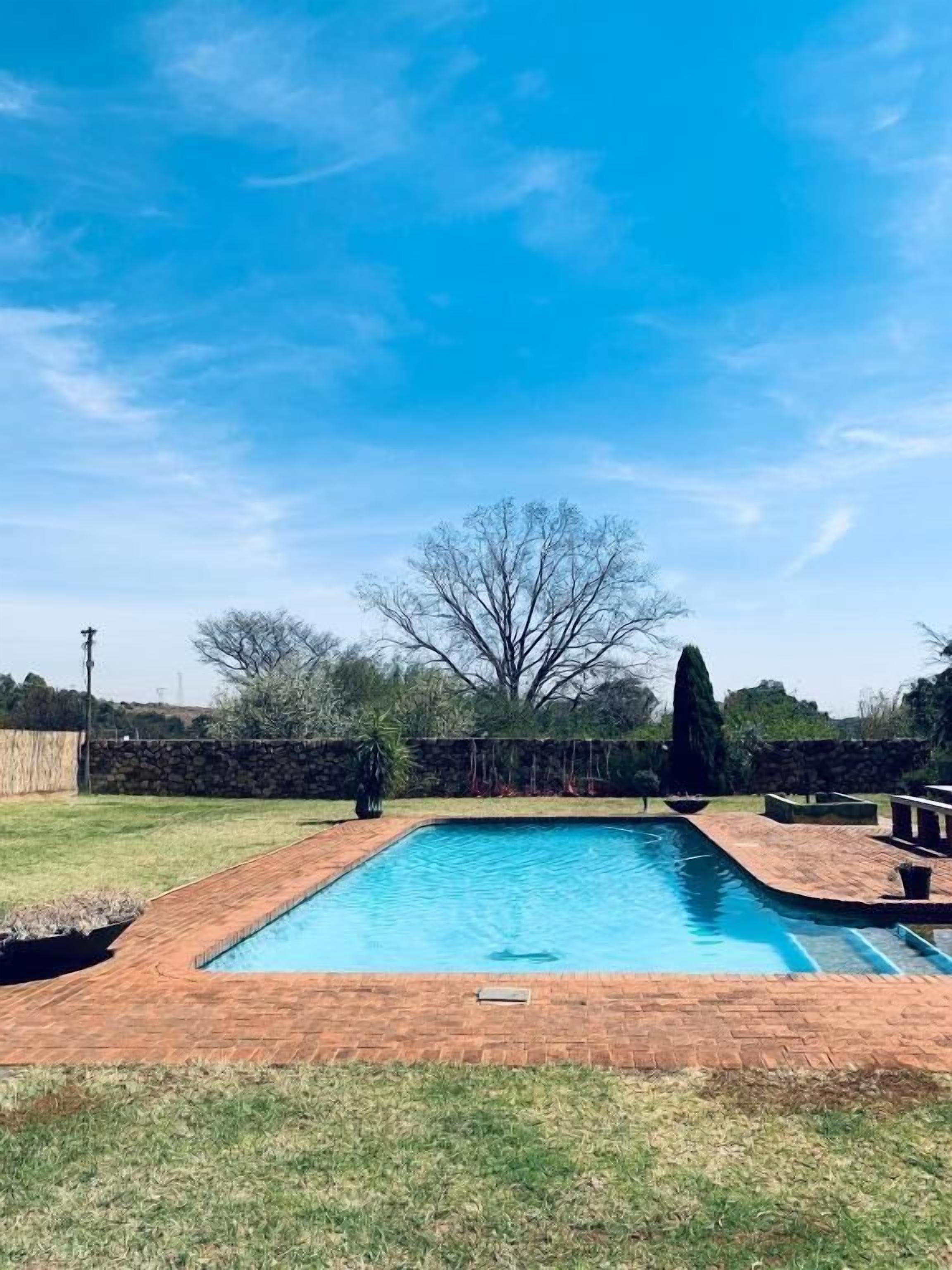 حمّام سباحة خارجي