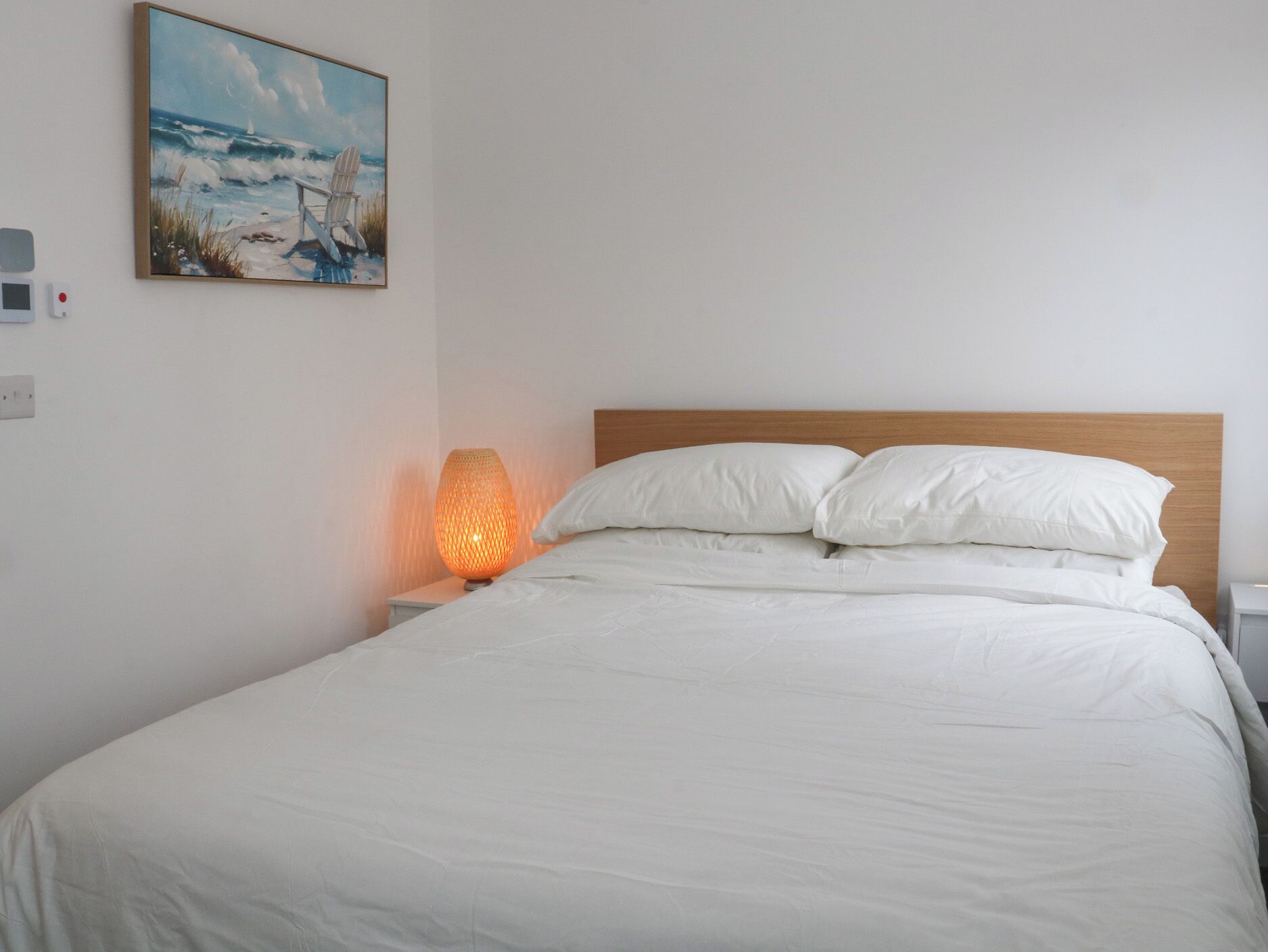 2 bedrooms, individually decorated, individually furnished