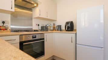 Cookware/dishes/utensils