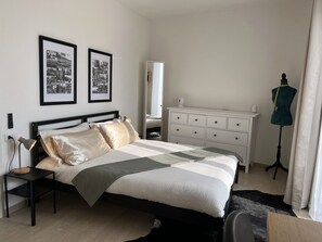 Iron/ironing board, WiFi, bed sheets