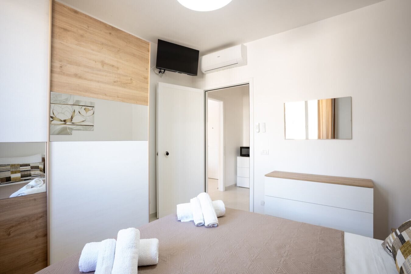 2 bedrooms, WiFi, bed sheets