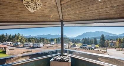 Chalet 'X-Camping Lodge 2' avec vue sur les Dolomites, terrasse privée et Wi-Fi