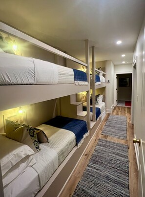 3 makuuhuonetta, silitysrauta/-lauta, Wi-Fi, vuodevaatteet