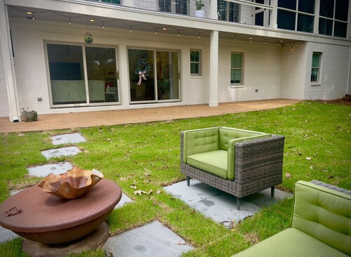 Brand new luxury property walking distance to Square. 