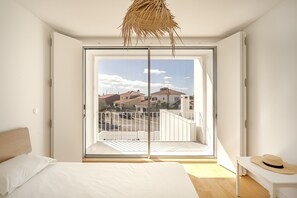 3 bedrooms, bed sheets