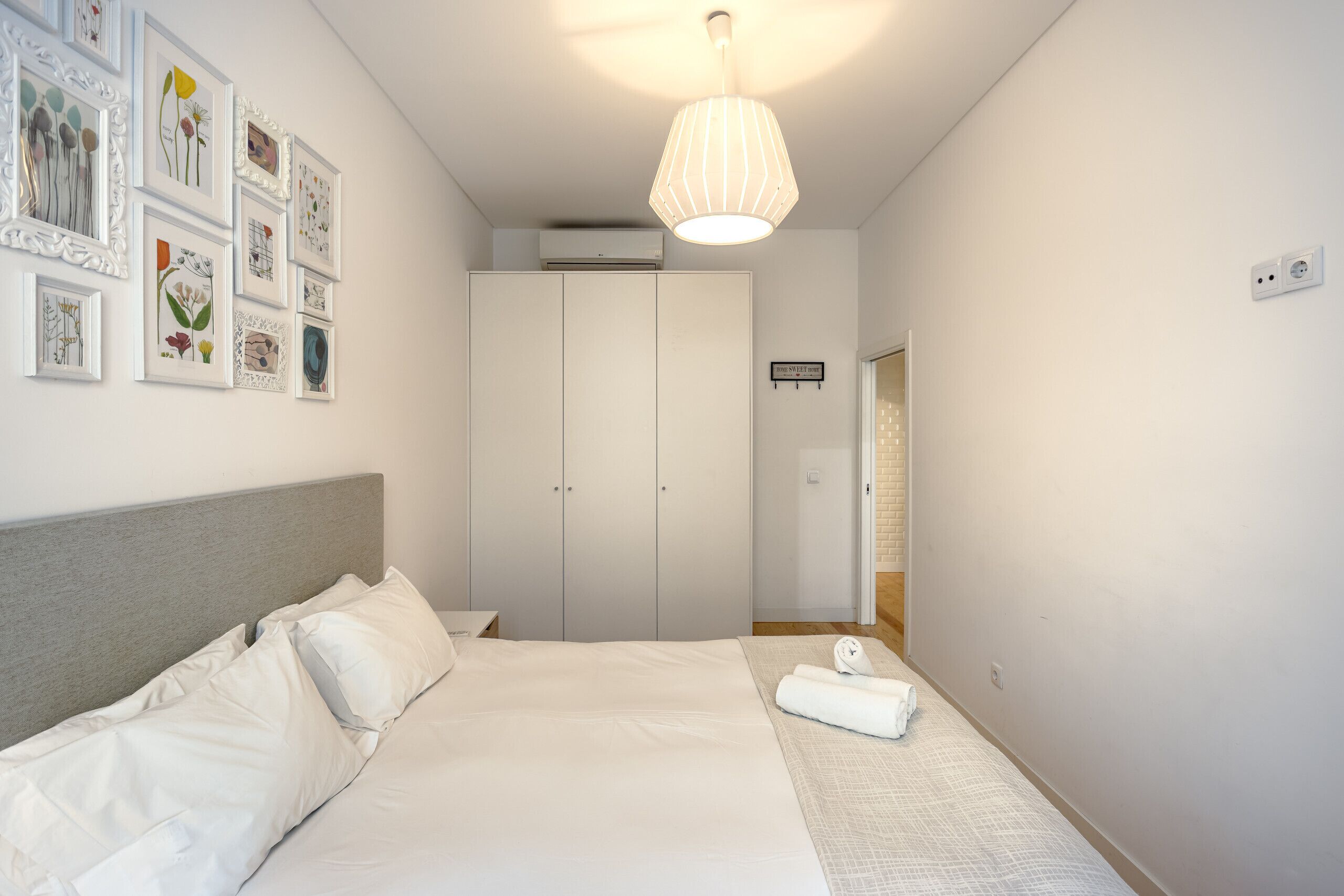 2 bedrooms, bed sheets