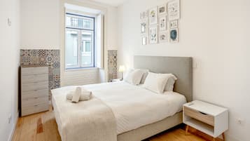 2 عدّة غرف نوم وملاءات أسرّة