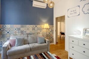 Living area - Alfama Blue by Homing (Lisbon)