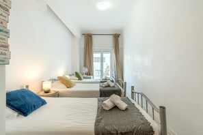 1 bedroom, bed sheets