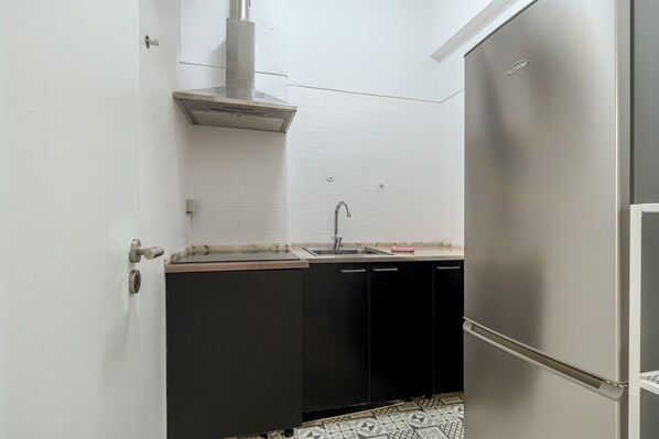 Microwave, coffee/tea maker