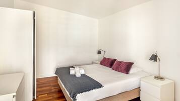 1 dormitorio y ropa de cama