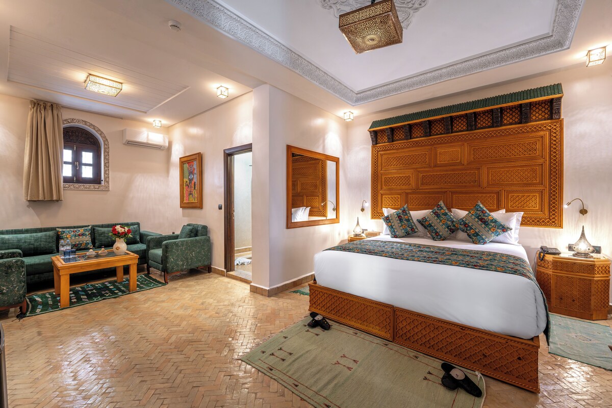 Deluxe Suite