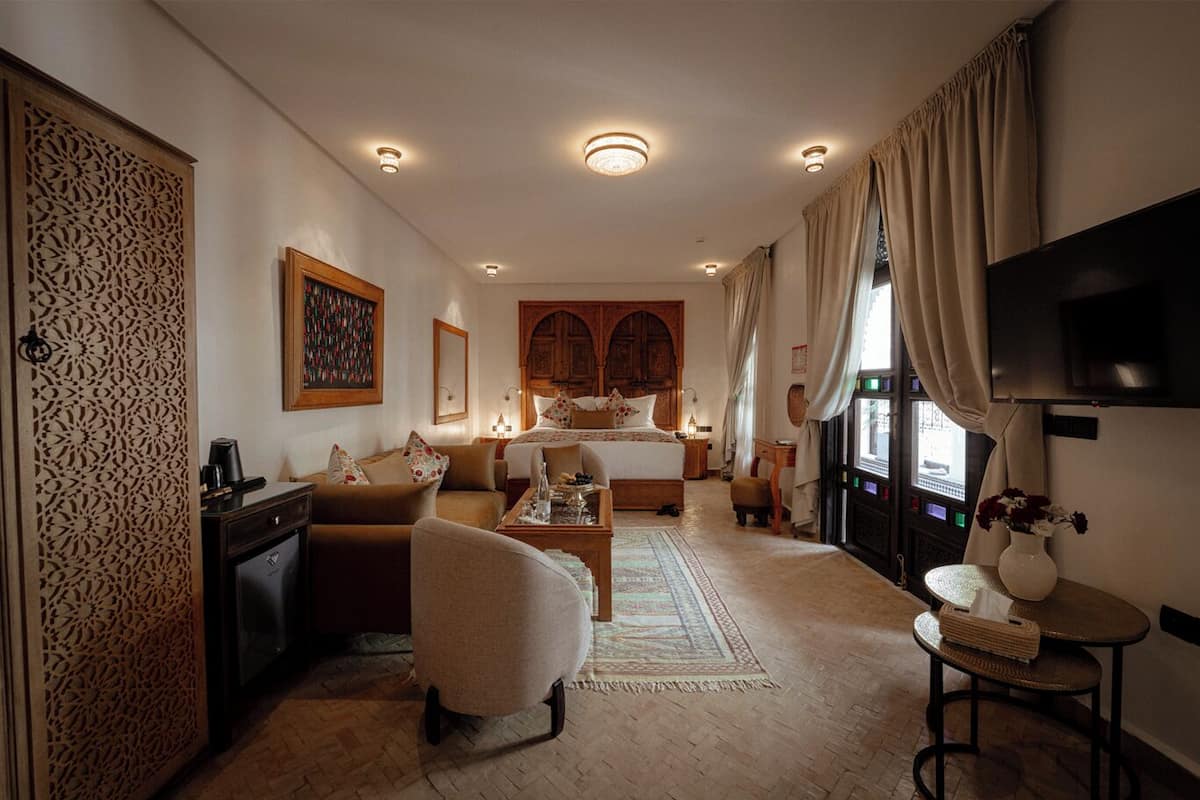 Deluxe suite | Een minibar, een kluis op de kamer, een laptopwerkplek
