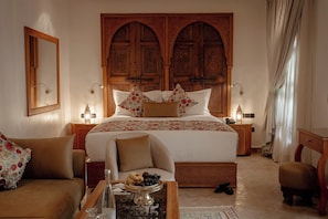 Deluxe Suite | Minibar, in-room safe, desk, laptop workspace - Riad Joy (Fes)