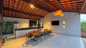 Outdoor dining - The best choice for your family - vacation home with over 600m2 of private space (Gravatá)