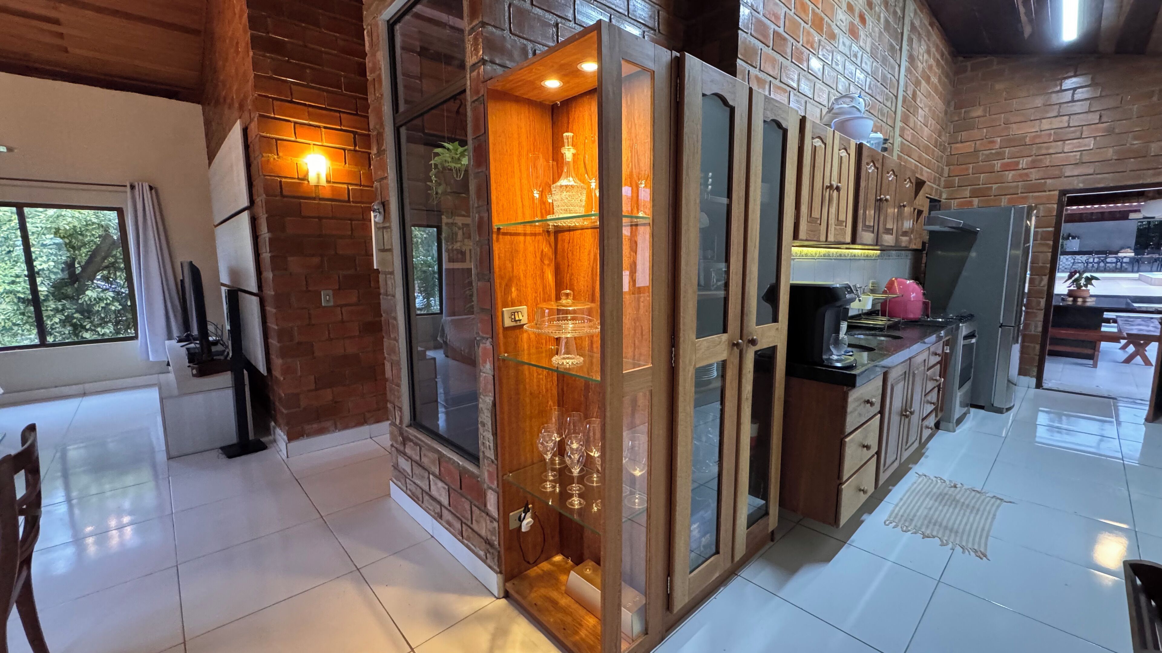 Geladeira, micro-ondas, fogão, cooktop