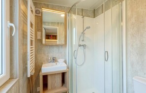 Shower - Apartment 'Wemding' with Shared Terrace, Private Garden and Air Conditioning (Wemding)