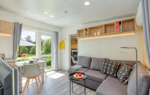 TV - Apartment 'Wemding' with Shared Terrace, Private Garden and Air Conditioning (Wemding)
