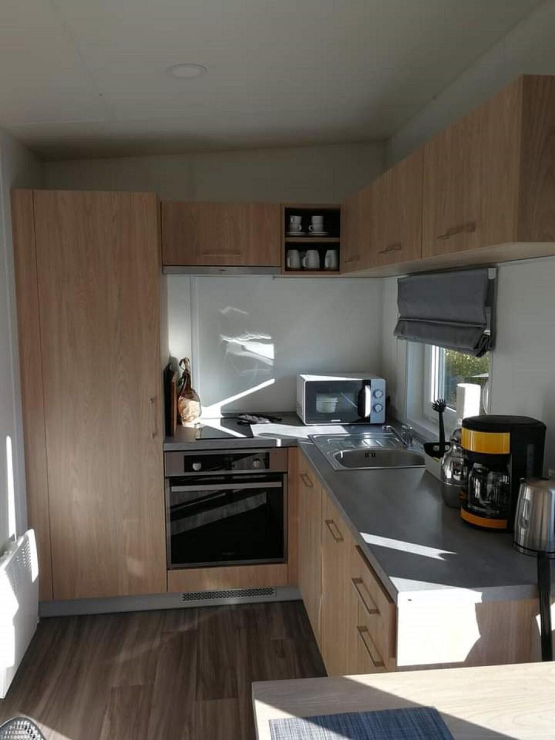 冰箱、微波炉、烤箱、炉灶