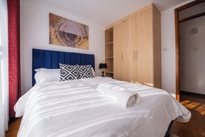 2 bedrooms, iron/ironing board, Internet, bed sheets