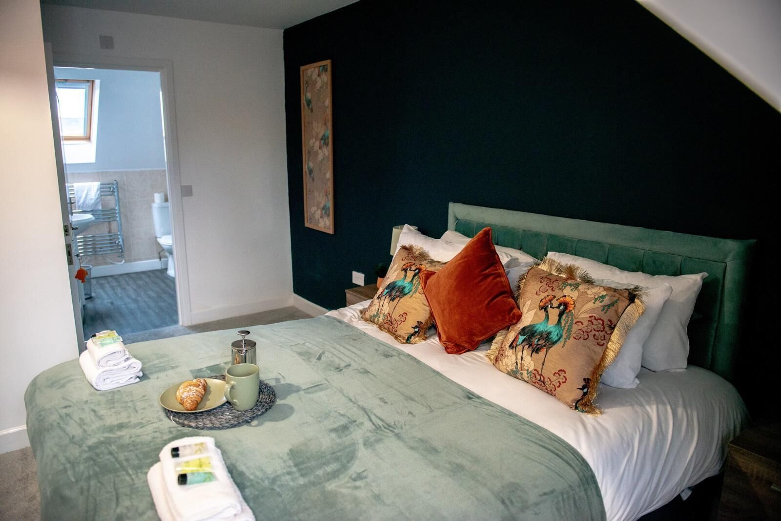 4 bedrooms, WiFi, bed sheets