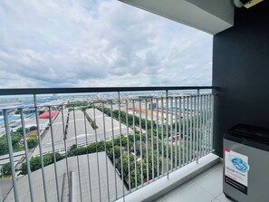 Estudi estàndard, 1 llit de matrimoni, balcó, vistes a la ciutat | Terrassa o pati