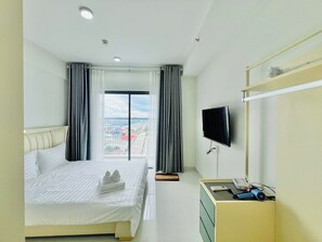 Familielejlighed - balkon - byudsigt | Individuelt design, individuel indretning, skrivebord