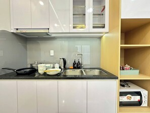 مستلزمات طهي/أطباق/أوعية