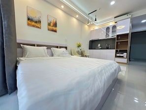 Blackout curtains, soundproofing, iron/ironing board, free WiFi