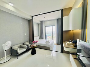 Standard Studio, 1 Queen Bed, Balcony, City View