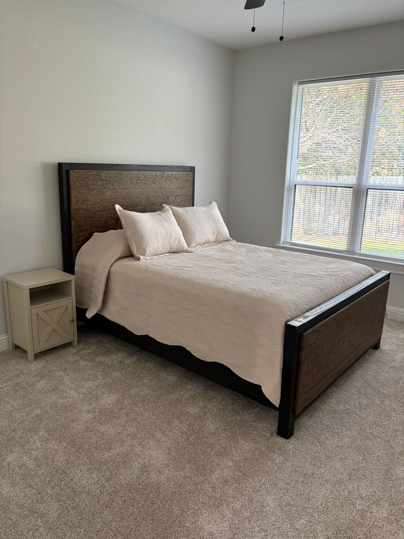 4 soverom, strykejern/-brett, wi-fi (inkludert) og sengetøy