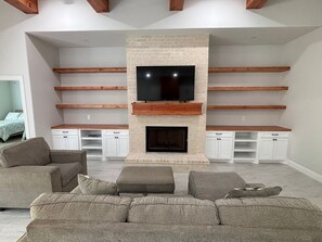TV, fireplace