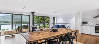 "Wallaby Lodge" Hawkesbury River