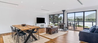 "Wallaby Lodge" Hawkesbury River