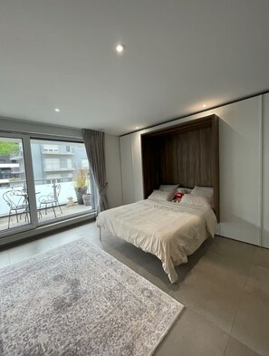1 habitación, tabla de planchar con plancha, wifi y ropa de cama