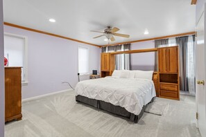 3 bedrooms, iron/ironing board, WiFi, bed sheets