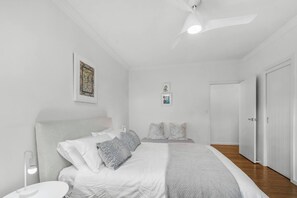 Desk, iron/ironing board, WiFi, bed sheets