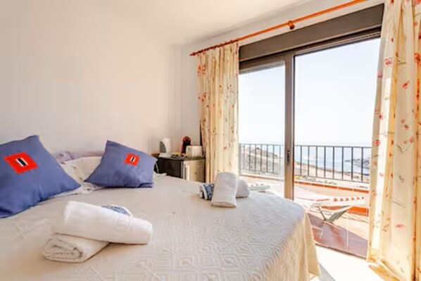 1 bedroom, iron/ironing board, internet, bed sheets