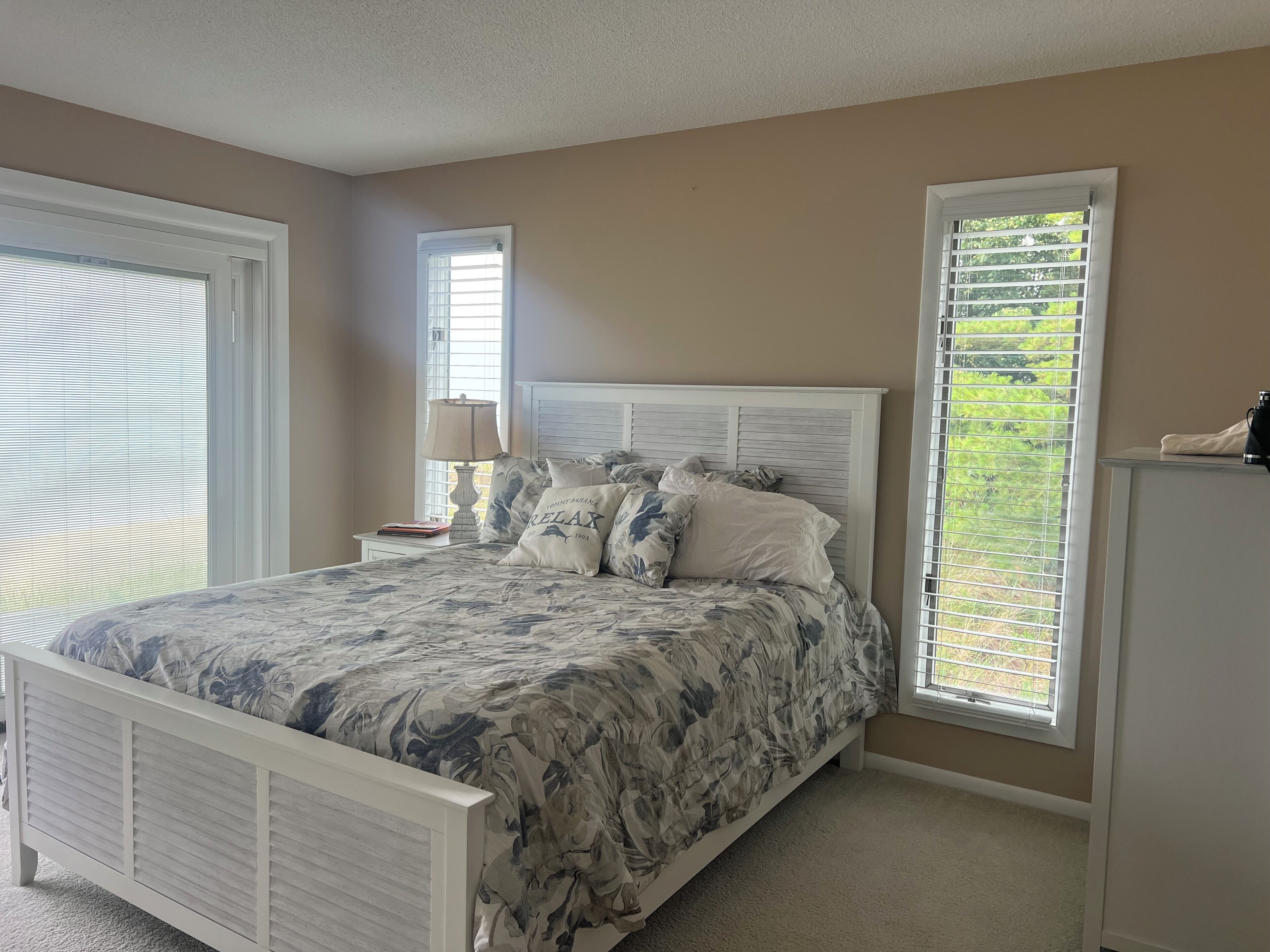 3 عدّة غرف نوم وواي فاي وملاءات أسرّة