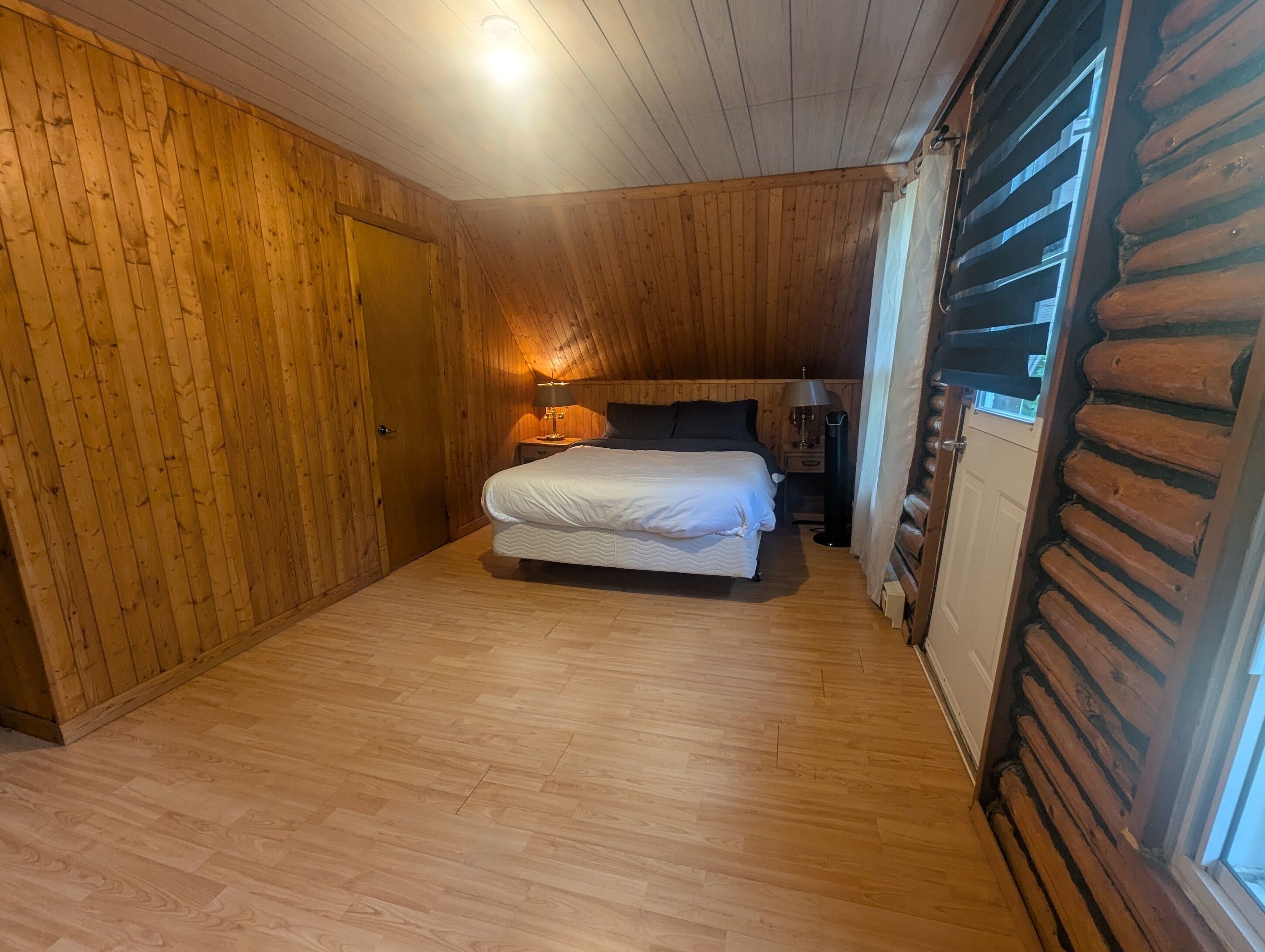 6 chambres, fer et planche à repasser, Wi-Fi, draps fournis