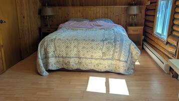 6 bedrooms, iron/ironing board, WiFi, bed sheets