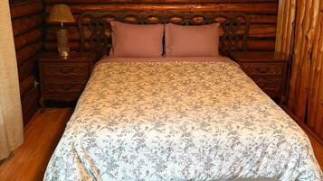 6 bedrooms, iron/ironing board, WiFi, bed sheets