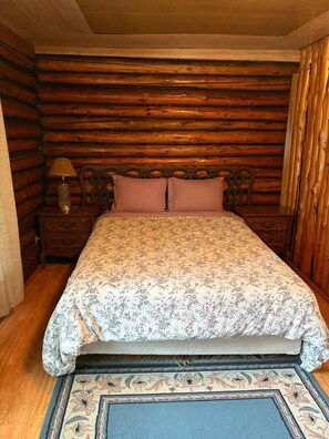 6 bedrooms, iron/ironing board, WiFi, bed sheets