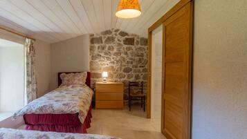 2 chambres, draps fournis