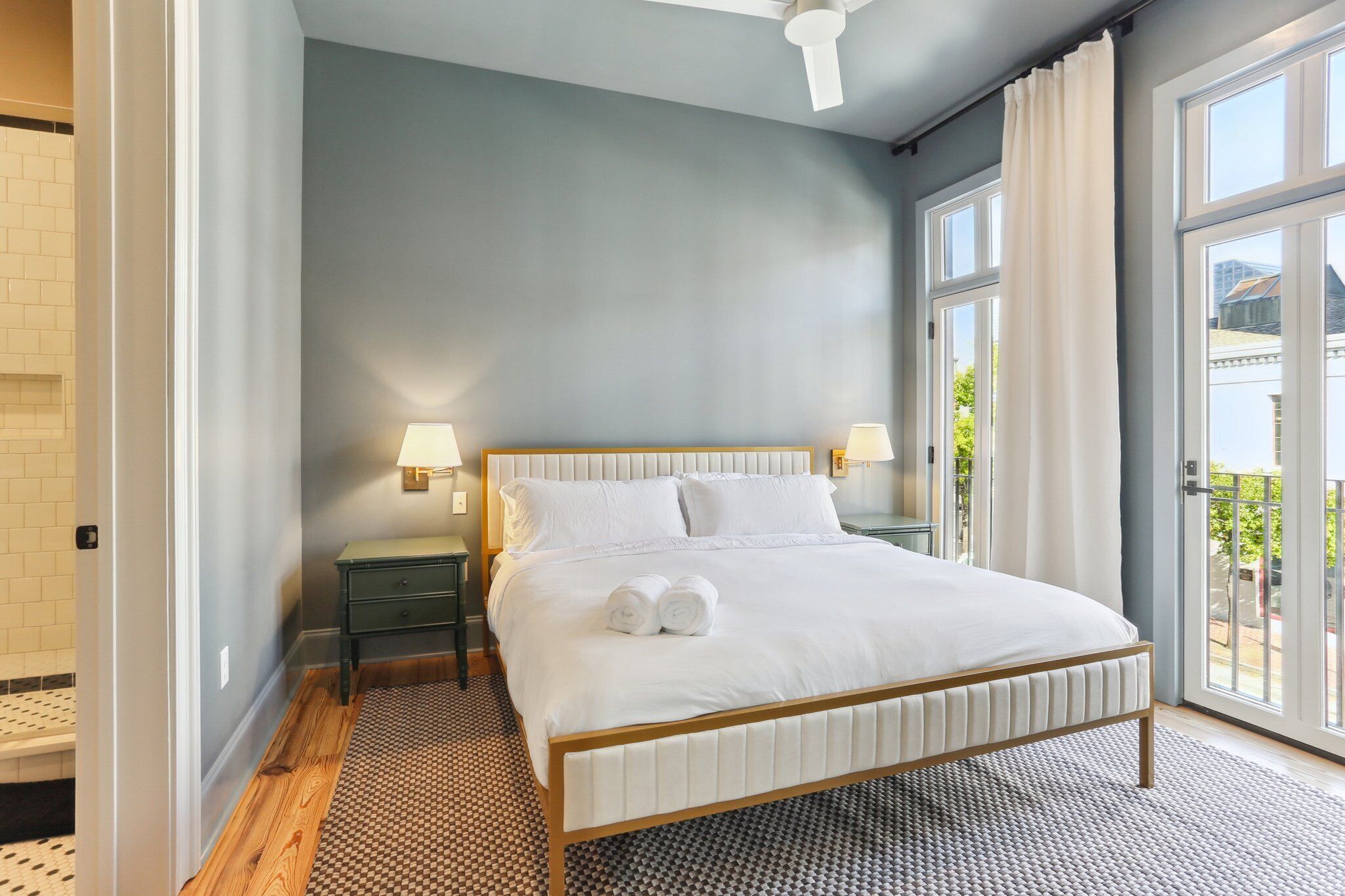 5 habitaciones, wifi gratis y ropa de cama 