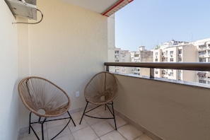 Apartment, Smoking