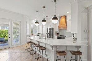 Fridge, microwave, oven, stovetop - Gulf Views, Carriage House, Private Community Beach (Destin)