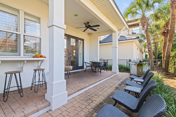 Outdoor dining