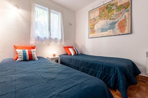3 bedrooms, iron/ironing board, free WiFi